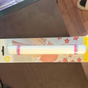 Wilson fondant roller